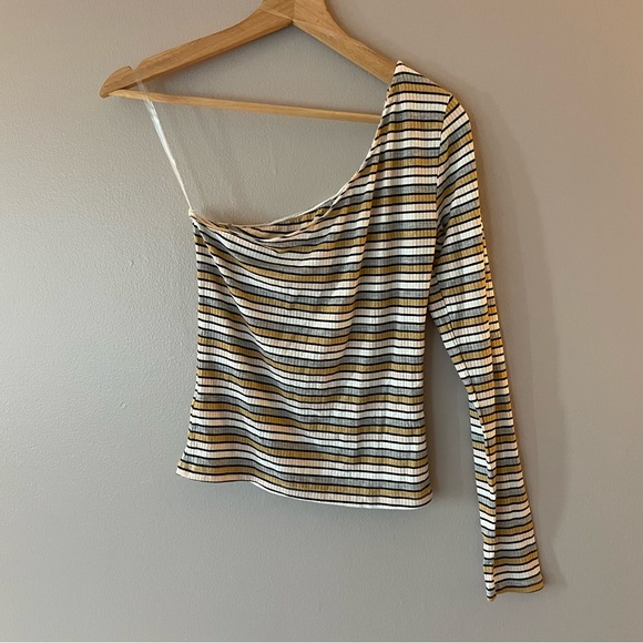 Striped One-Shoulder Tee - Picture 3 of 6